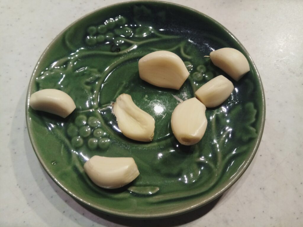 Вкусный салат из сырых овощей